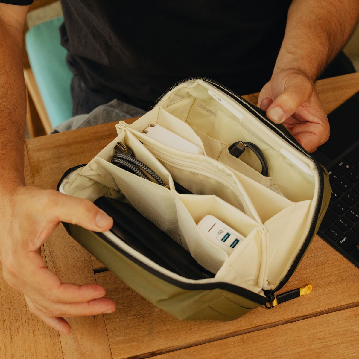Tech Pouch
