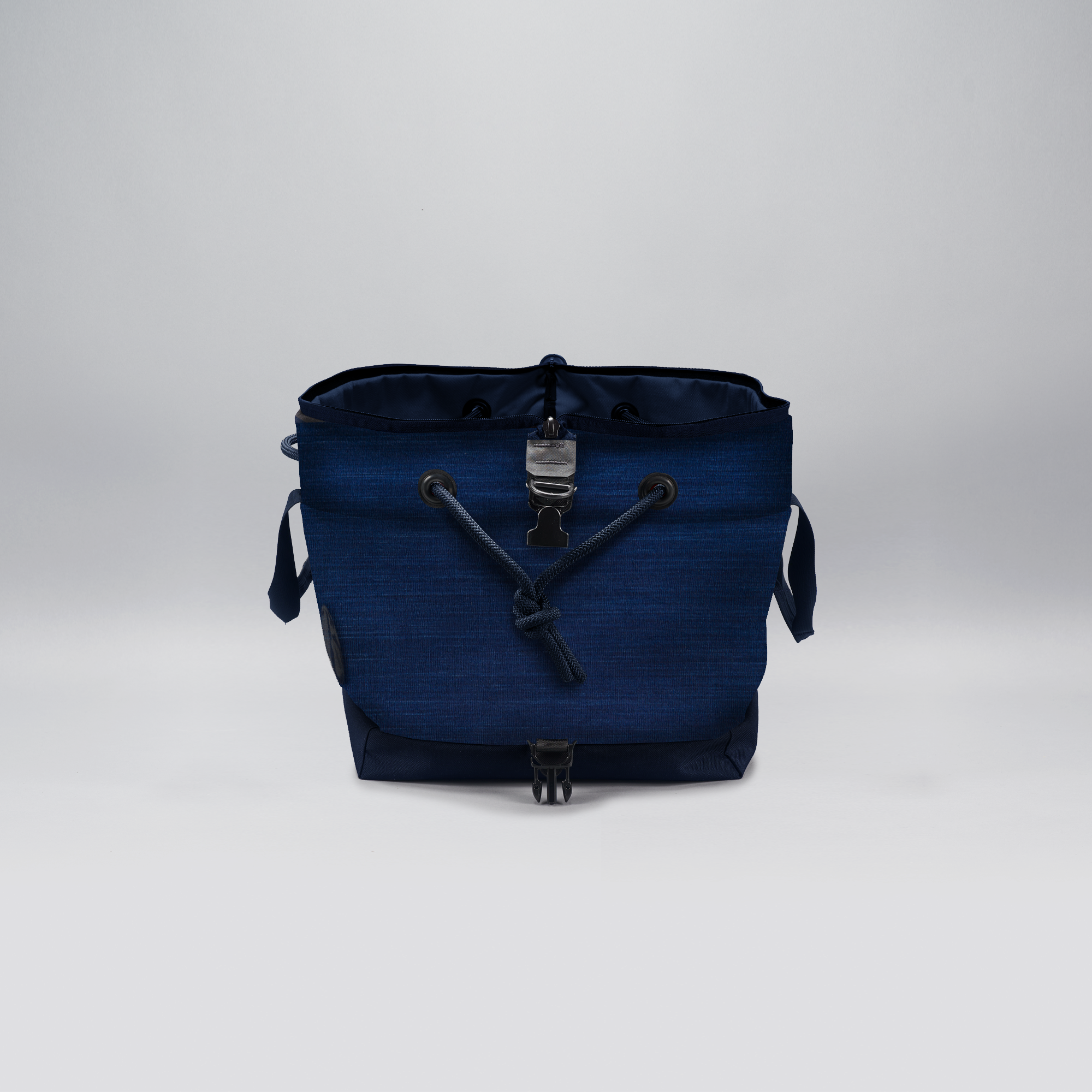 Article 367 - 32L Duffel - Matsusaka