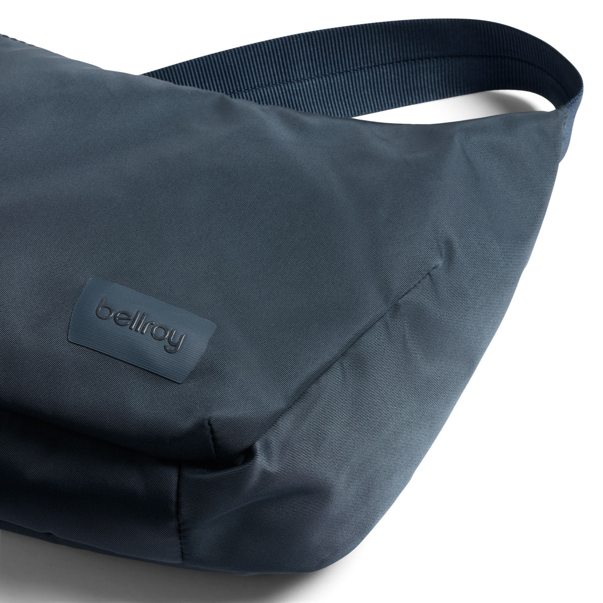 Laneway Crescent Bag 2.5L
