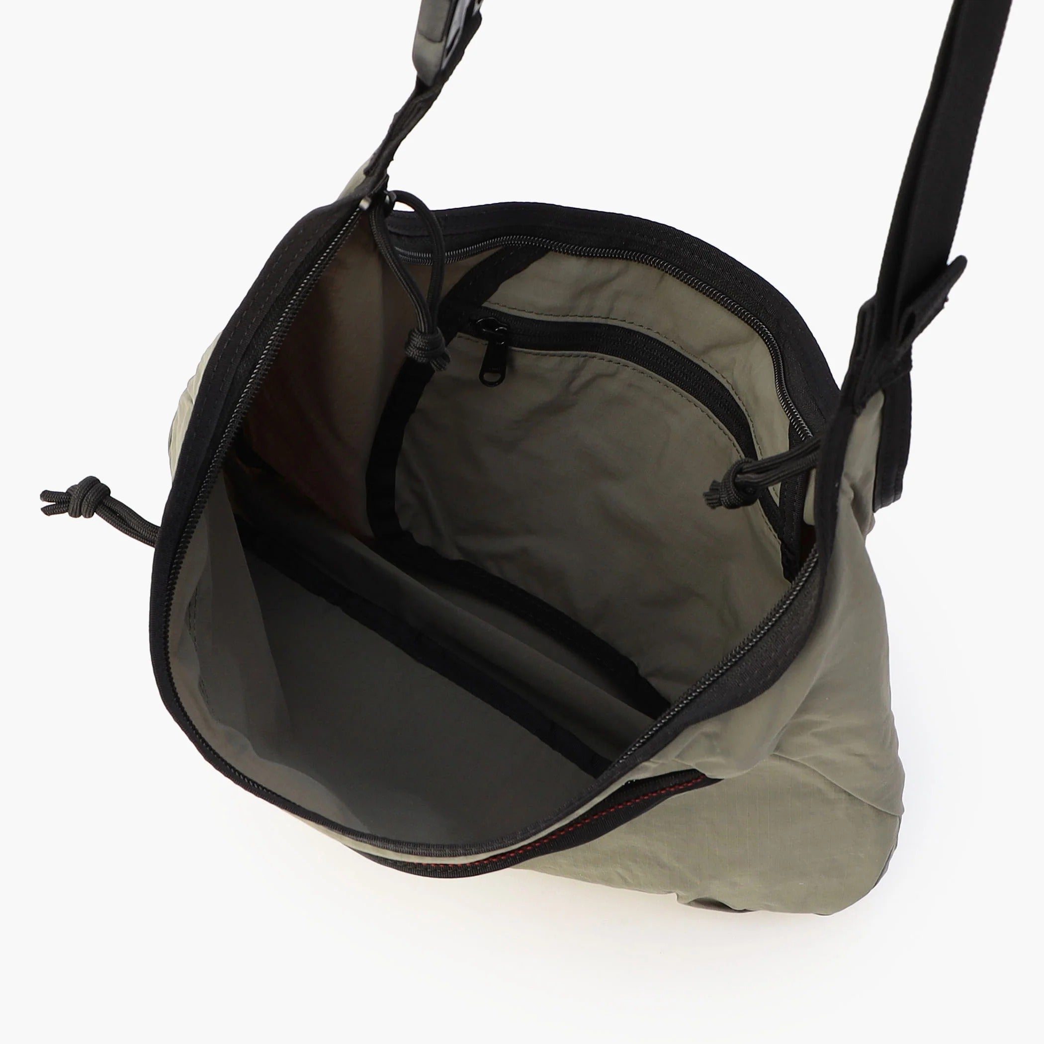 PACKABLE SHOULDER