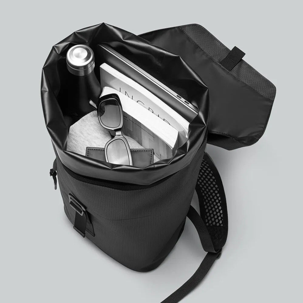 Lightweight DuoSeal Flap Backpack 14