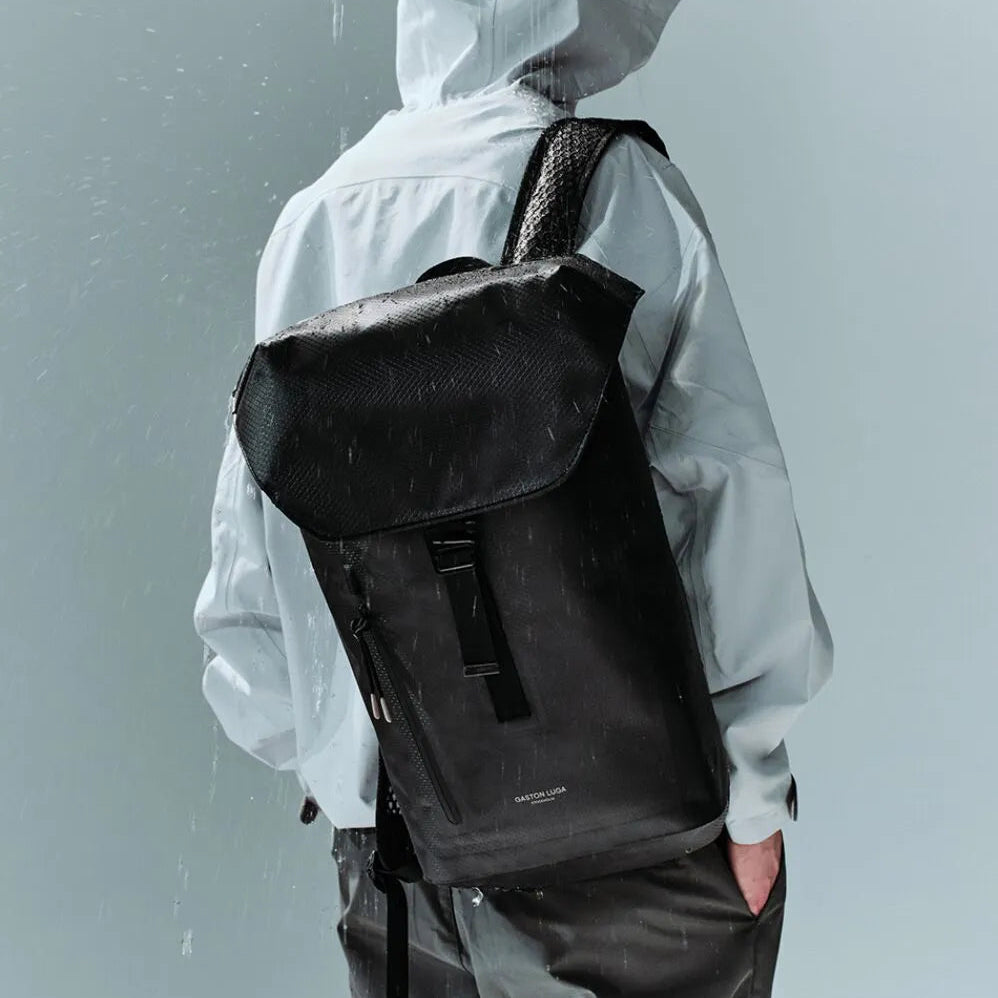 Lightweight DuoSeal Flap Backpack 14