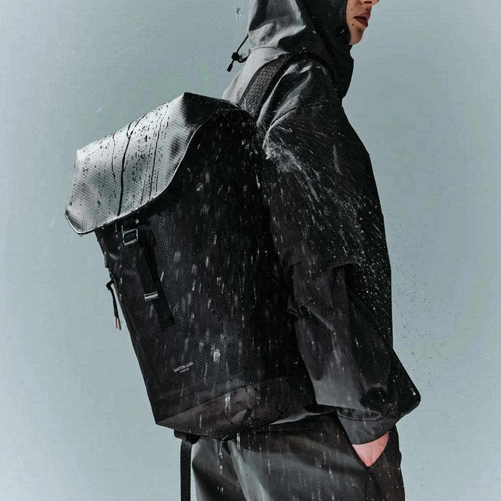 Lightweight DuoSeal Flap Backpack 14
